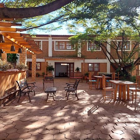 Island Continent Hotel Ivato Airport Exterior foto