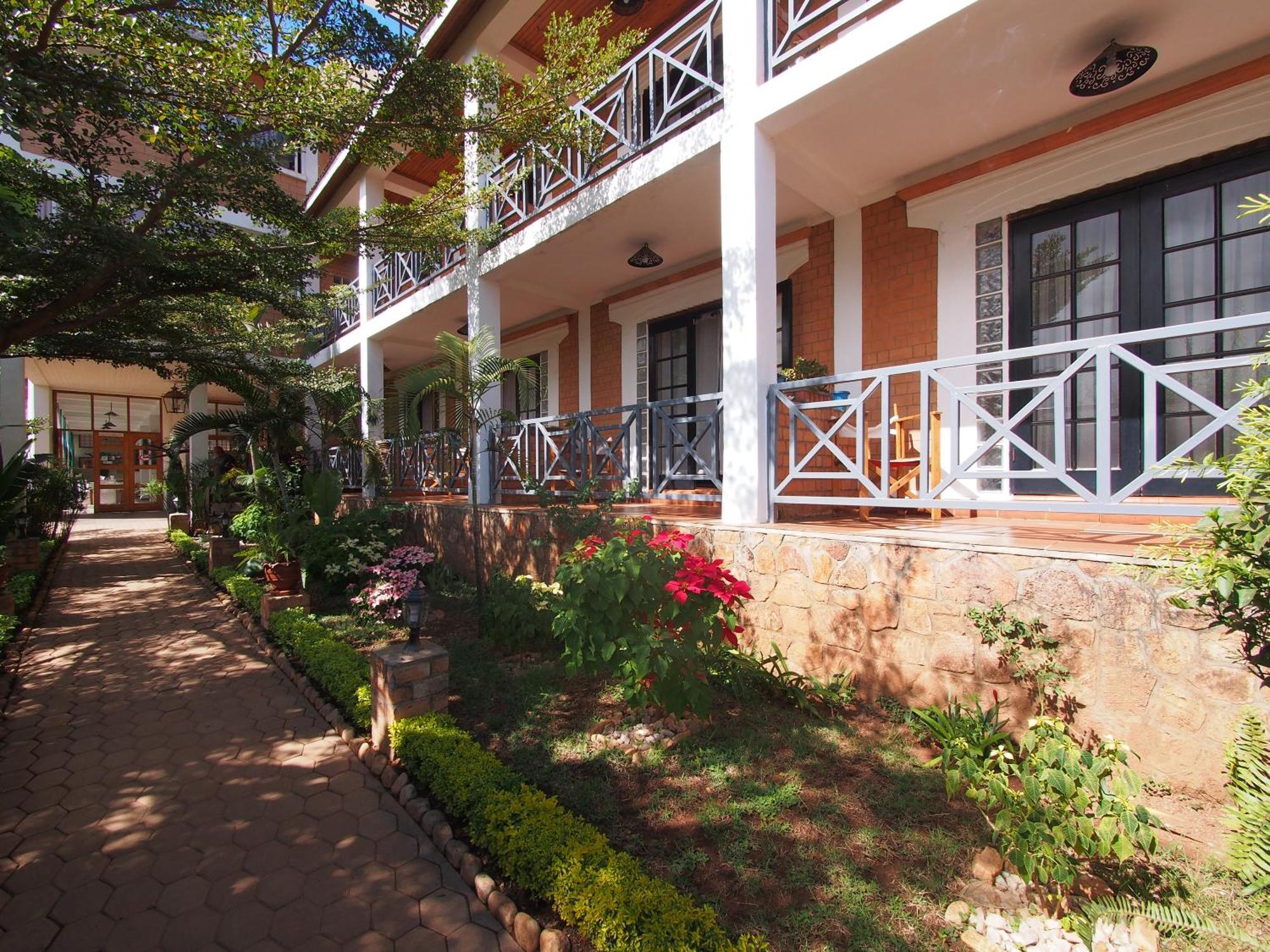 Island Continent Hotel Ivato Airport Exterior foto